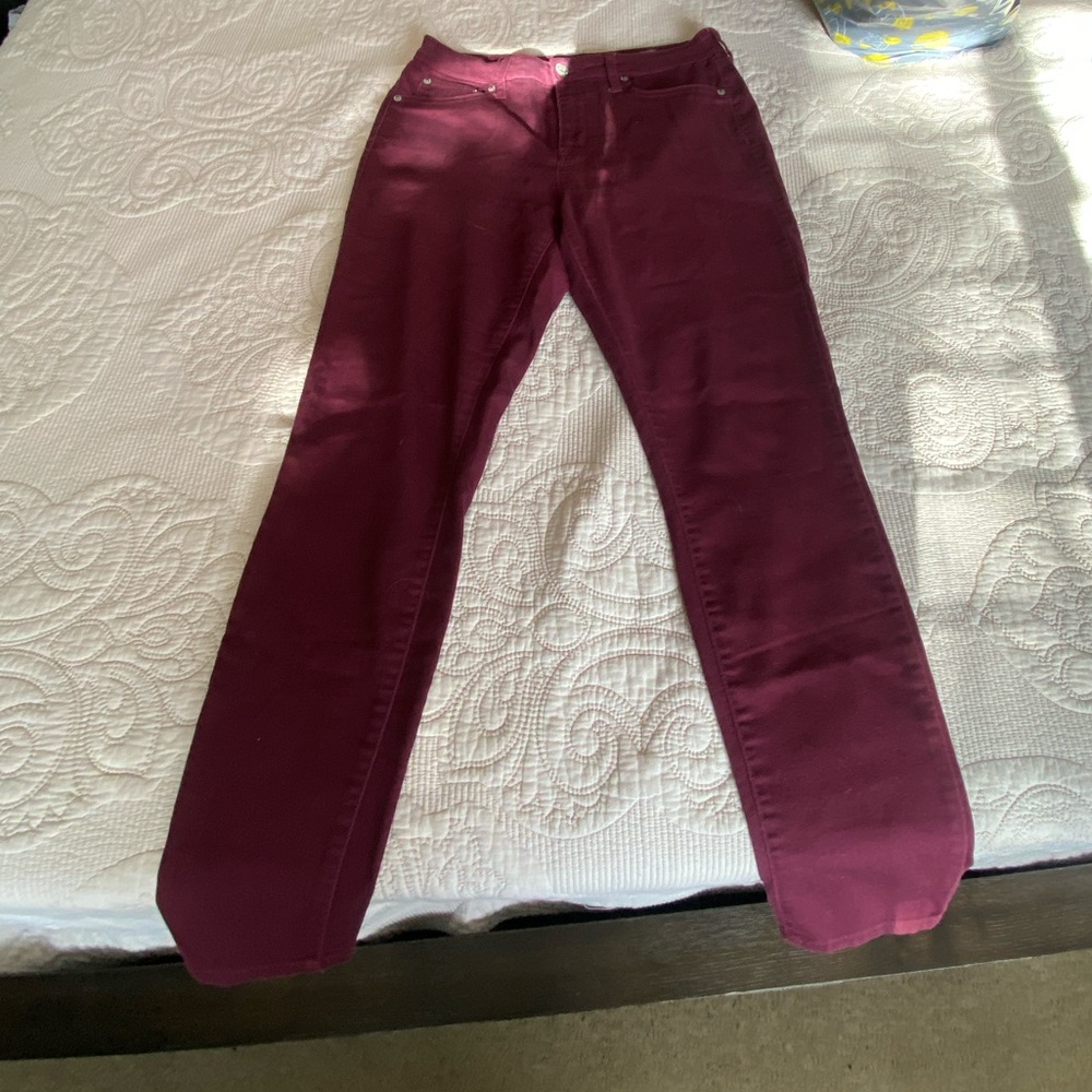 Maroon Aeropostale high waisted jeggings.